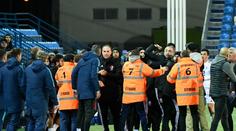 Fotbalista protihráče kousl do penisu. Zranění muselo spravit deset stehů