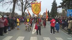 Filmové postavy i domácí spotřebiče. Milevsko táhlo na maškarní průvod