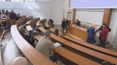 Vysokoškolští učitelé humanitních oborů šli do ulic. Chtějí vyšší platy