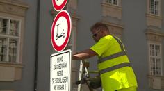 Praha má první značku, která zakazuje vjezd elektrokoloběžek. Další mají přibývat
