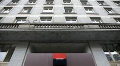 Vybírají zlato kmotrů! Policisté otevírají bezpečnostní schránky v Komerční bance