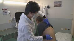 Imunita Čechů je po covidu v troskách. Nemocnice zakazují návštěvy