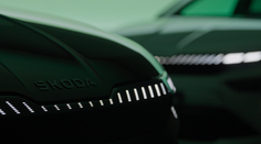 Enyaq v novém kabátě. Škoda odhaluje detaily a láká na světovou premiéru