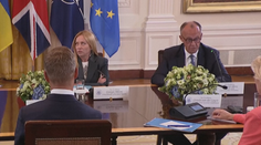 Oči v sloup i nezájem. Kamery odhalily detaily ze setkání v Bílém domě