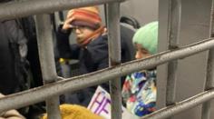 Putinův režim se bojí i dětí. Protestující školáky posílá za mříže