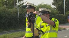 Na silnicích jsou tisícovky policistů. Kontrolují dodržování rychlosti