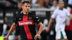 Leverkusen má posilu, která ohrožuje Hložka. Opačným směrem zatím nejde