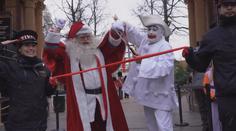Extravagantní osvětlení, trhy plné lidí. Advent si užívali po celém světě