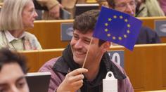 Vyzkoušet si hlasování nebo překlad. Den Evropy nabízí lidem návštěvu europarlamentu