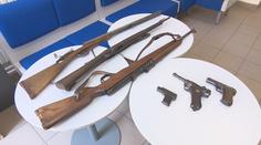 Lidé využívají zbraňové amnestie. Policisté jsou z nálezů v šoku