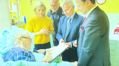 VIDEO: Mynář poprvé ukázal Zemana v nemocnici. Ohradil se proti útokům