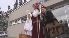 Hvězdy Novy rozdávaly radost. Jako Mikuláš, čert a anděl navštívily dětskou neurologii
