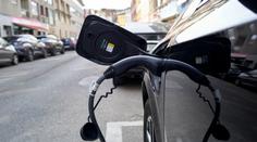Elektrická budoucnost? Průzkum tvrdí opak: Půlka lidí elektromobil ani nezvažuje