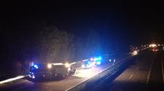Na dálnici D1 se převrátila dodávka s deseti lidmi, zasahovat musel i vrtulník