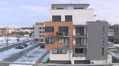 Ceny nemovitostí klesají. Za stavební materiál si ale lidé výrazně připlatí