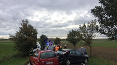 Na Mladoboleslavsku se srazilo pět aut, pro ženu letěl vrtulník