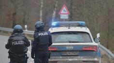 Podezřelí u sebe měli celý arzenál. Nová fakta o vraždě dvou německých policistů