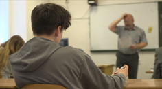 Stipendia jsou v Česku spíš jen symbolická. Chudé studenty nezachrání