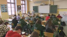 Zásadní změna ve školství. Vláda chce omezit výuku cizích jazyků