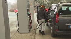Nafta je levnější než před válkou na Ukrajině. Pomohla i silná koruna