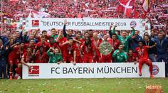 Nahý James i loučící se legendy! Takhle Bayern slavil titul