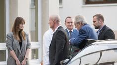 Za prezidentem Zemanem do nemocnice přijela manželka a dcera