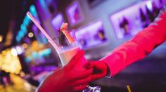 Barmanku vytočil požadavek zákazníků: Myslí si, že tak dostanou alkohol navíc!