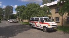 Dokonalé krytí! Dealeři rozváželi rok a půl drogy v sanitce!