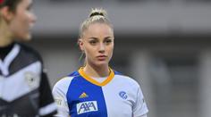 Nejkrásnější fotbalistce vadí nevhodné zprávy. Koukáte na mě jen zvenčí, lituje