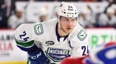 Bývalý hráč NHL zneužíval nezletilou dívku, vězení se nejspíše vyhne