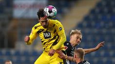 Dortmundu vystřelil výhru dvěma góly Hummels, Lipsko poprvé padlo