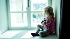 Holčičku (8) měla téměř celý život věznit matka! Nikdy neviděla les ani jiné děti