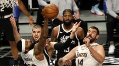 Bitvu o Los Angeles vyhráli Clippers! 76ers prohráli s Memphisem