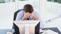 Bankám před Vánoci kolabují systémy. Klienti jsou netrpěliví