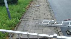 Pod ženou se na Kroměřížsku propadl chodník! Na pomoc jí vyjeli hasiči