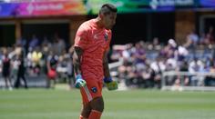 Kam se na něj hrabe Karius! Brankář předvedl obří hrubku