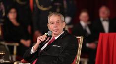 "Je mi ctí nazývat Tě přítelem." Zeman poslal gratulaci Orbánovi