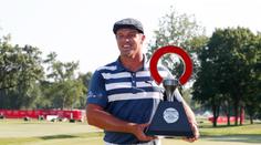 Golfový Hulk vyhrál turnaj PGA s neuvěřitelnou bilancí 23 ran pod par!