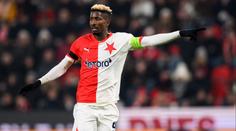 Slavia stáhla žádost o prominutí Olayinkova trestu. Nigerijec onemocněl