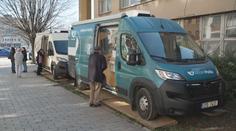 Lidé se stále potýkají s následky povodní. Poštu v Opavě vydávají v dodávkách