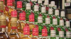 Alkohol od příštího roku výrazně zdraží. Spotřební daň zvýší i cenu cigaret