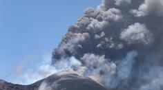 VIDEO: Sicilská sopka Etna se znovu probrala k životu. Chrlila oheň a lávu