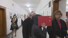Na krádežích za stovky tisíc se měla podílet bývalá policistka