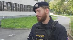 Hasiči a policisté musí mít další práci. Platy nám nestačí, zoufají si