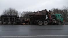 Kamion, který havaroval u Frýdku-Místku, byl přetížený. Váhu přesáhl o 13 tun