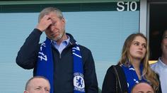 Abramovičova éra v Chelsea končí. Klub bude vlastnit spolumajitel Lakers