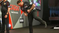 Gerwyn Price má na MS jisté čtvrtfinále. De Sousu porazil v pěti setech