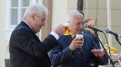 Souboj titánů: Zeman a Klaus se sešli u jednoho stolu! Proč?