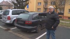 Majitelé vraků mají smůlu, po půl roce auta budou moci starostové odstranit