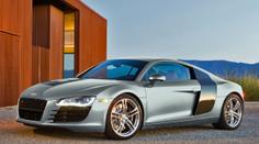 Audi R8 s pohonem zadních kol - víc koní a méně kilo